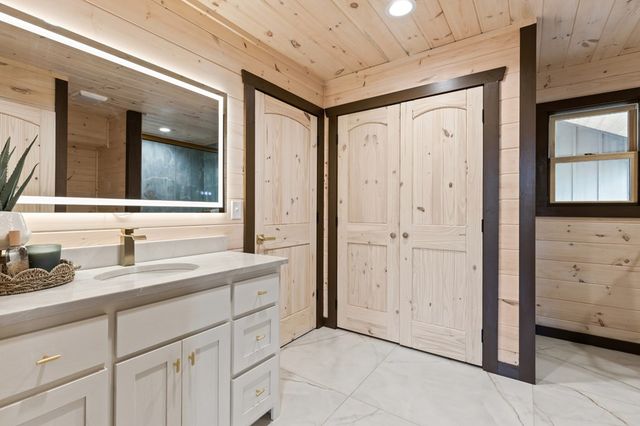 1264 Sunrock Mountain Road, Blue Ridge, GA 30513