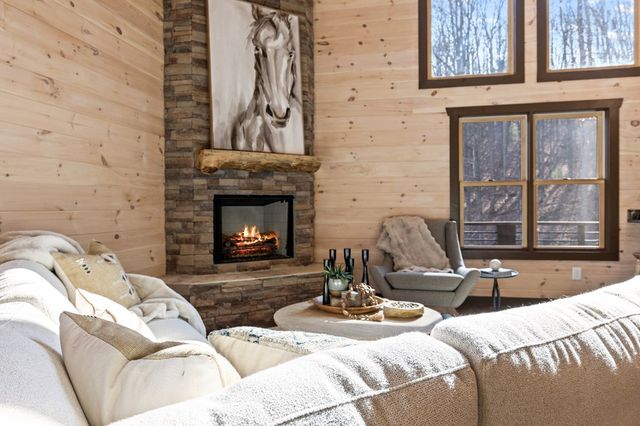 1264 Sunrock Mountain Road, Blue Ridge, GA 30513