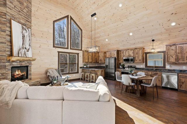 1264 Sunrock Mountain Road, Blue Ridge, GA 30513