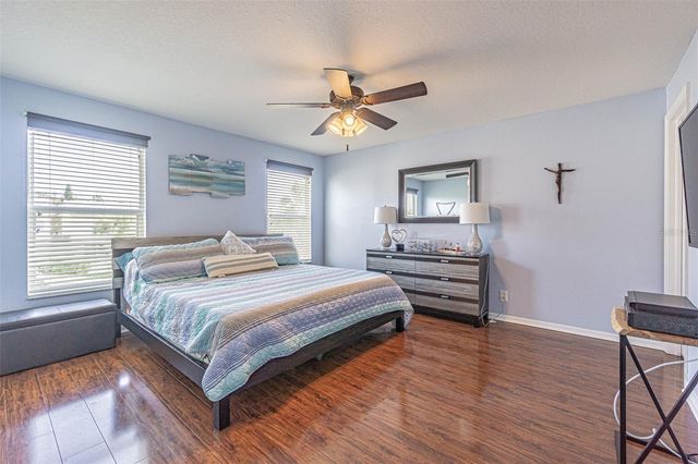 1031 PASEO DEL RIO NE, St Petersburg, FL 33702