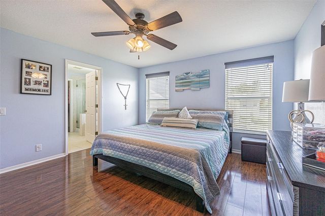 1031 PASEO DEL RIO NE, St Petersburg, FL 33702