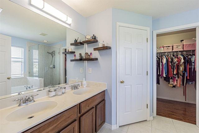 1031 PASEO DEL RIO NE, St Petersburg, FL 33702