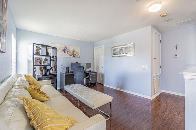 1031 PASEO DEL RIO NE, St Petersburg, FL 33702