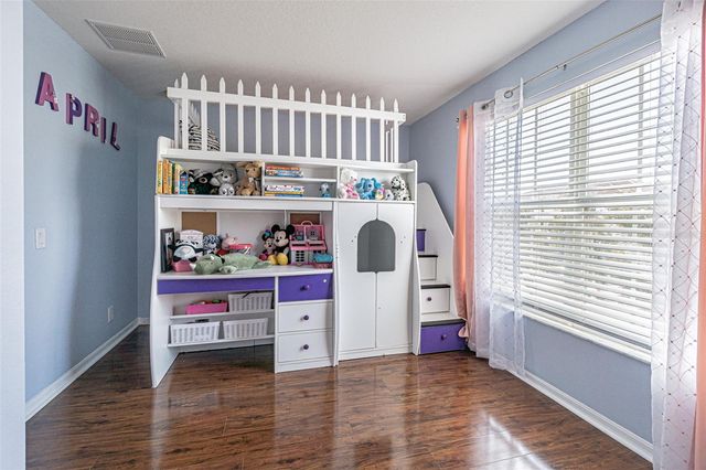 1031 PASEO DEL RIO NE, St Petersburg, FL 33702