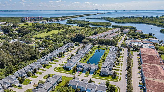 1031 PASEO DEL RIO NE, St Petersburg, FL 33702