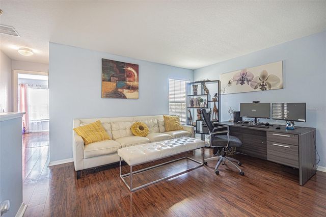 1031 PASEO DEL RIO NE, St Petersburg, FL 33702