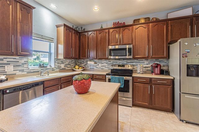 1031 PASEO DEL RIO NE, St Petersburg, FL 33702