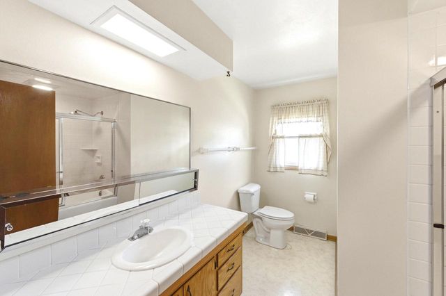 3520 Knoll PLACE, Racine, WI 53403