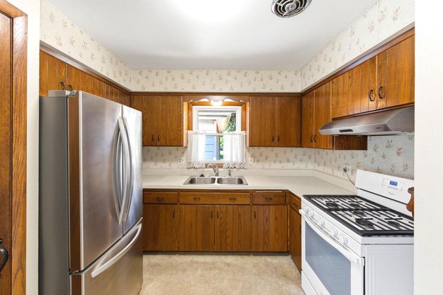 3520 Knoll PLACE, Racine, WI 53403