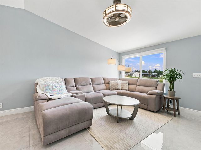 5396 Benjamin Avenue, Boynton Beach, FL 33472