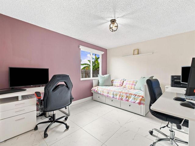 5396 Benjamin Avenue, Boynton Beach, FL 33472