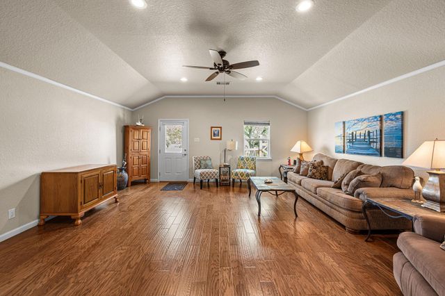 1145 County Road 291, Bay City, TX 77414