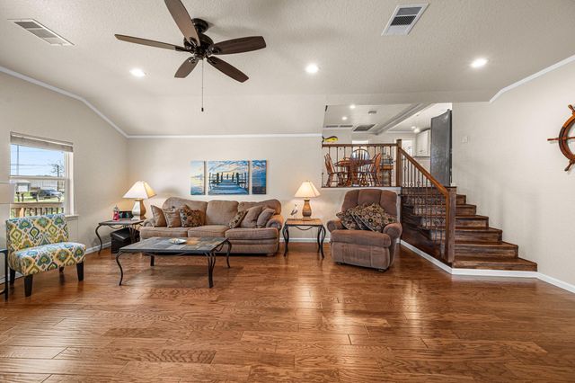 1145 County Road 291, Bay City, TX 77414