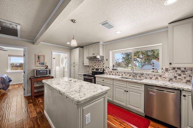 1145 County Road 291, Bay City, TX 77414