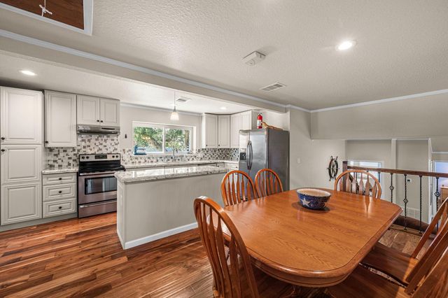 1145 County Road 291, Bay City, TX 77414