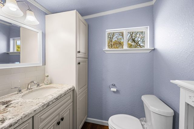 1145 County Road 291, Bay City, TX 77414