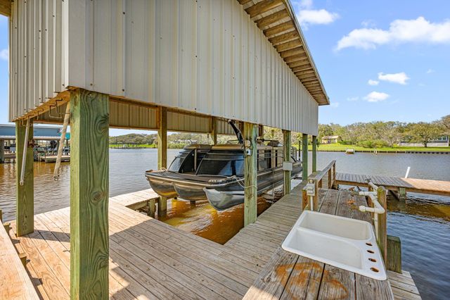 1145 County Road 291, Bay City, TX 77414