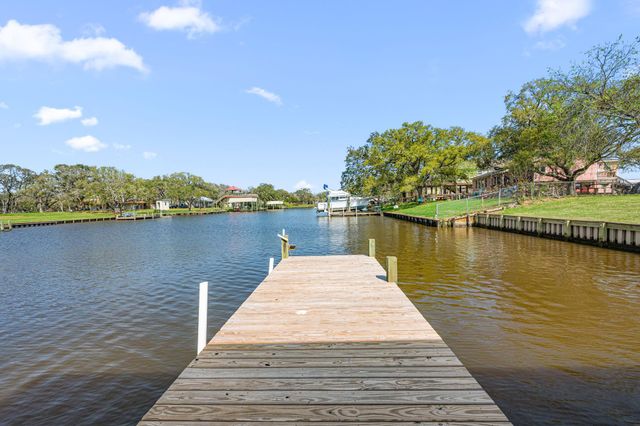 1145 County Road 291, Bay City, TX 77414