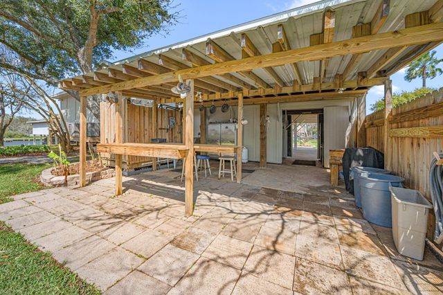 1145 County Road 291, Bay City, TX 77414
