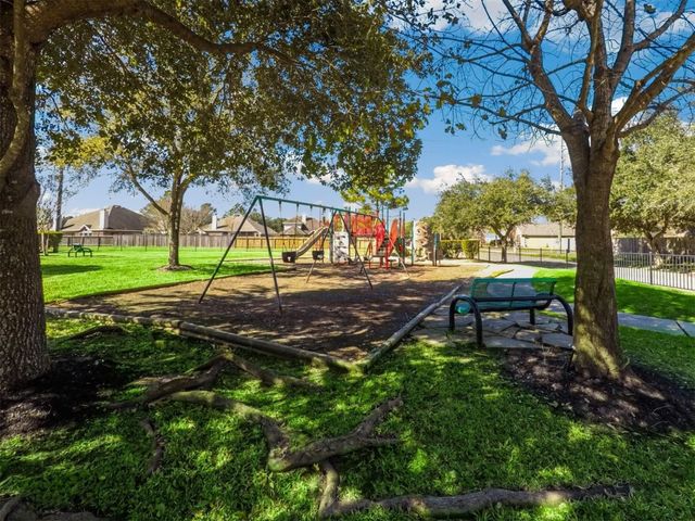 5718 Indigo Trails Drive, Richmond, TX 77469