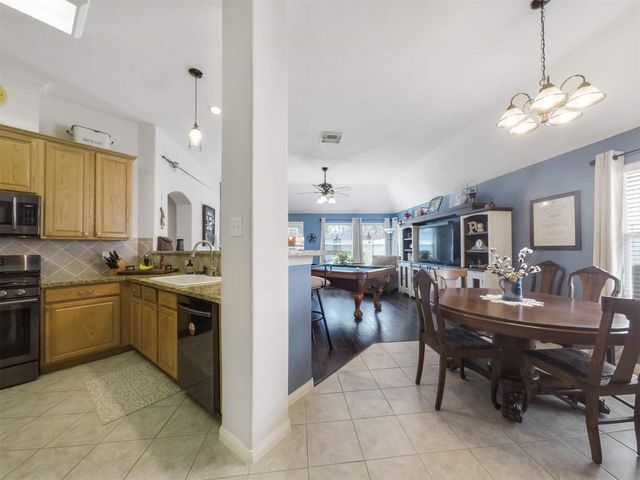 5718 Indigo Trails Drive, Richmond, TX 77469