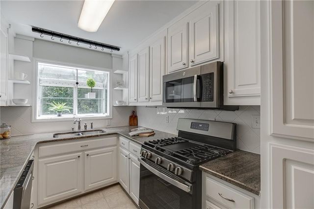 3173 Parkridge Crescent, Atlanta, GA 30341