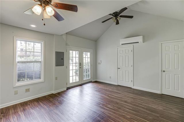 3173 Parkridge Crescent, Atlanta, GA 30341