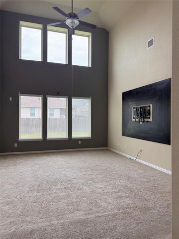 914 Emory Stable DR, Hutto, TX 78634