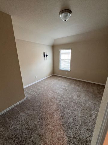 914 Emory Stable DR, Hutto, TX 78634