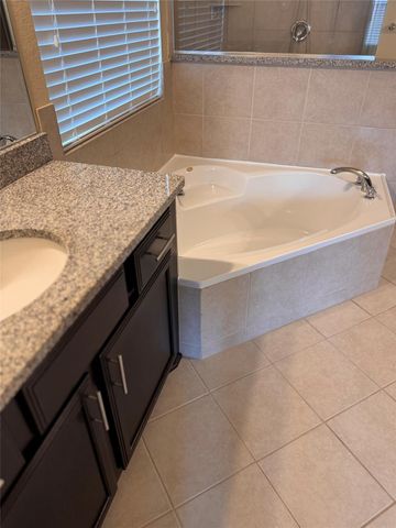 914 Emory Stable DR, Hutto, TX 78634