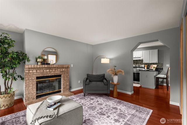 27408 NE 30th Way, Redmond, WA 98053