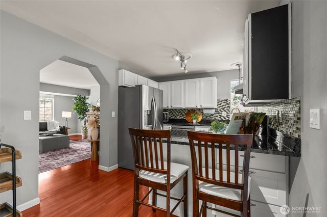 27408 NE 30th Way, Redmond, WA 98053