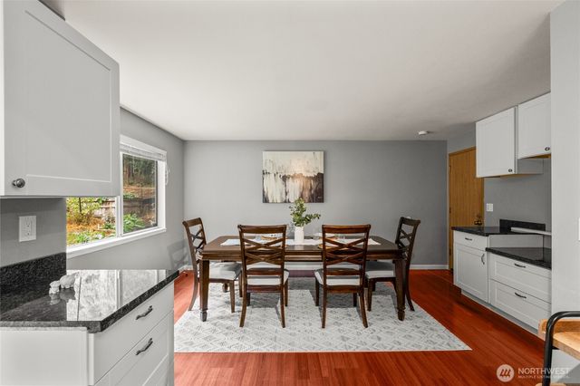 27408 NE 30th Way, Redmond, WA 98053