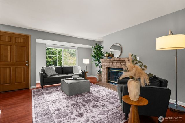 27408 NE 30th Way, Redmond, WA 98053