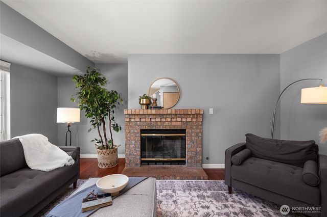27408 NE 30th Way, Redmond, WA 98053