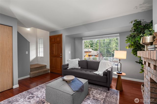 27408 NE 30th Way, Redmond, WA 98053