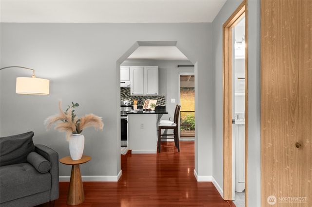 27408 NE 30th Way, Redmond, WA 98053