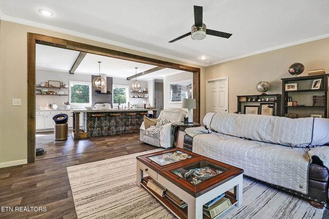 293 Christian Rd, Crossville, TN 38572
