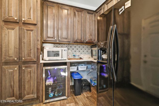 293 Christian Rd, Crossville, TN 38572