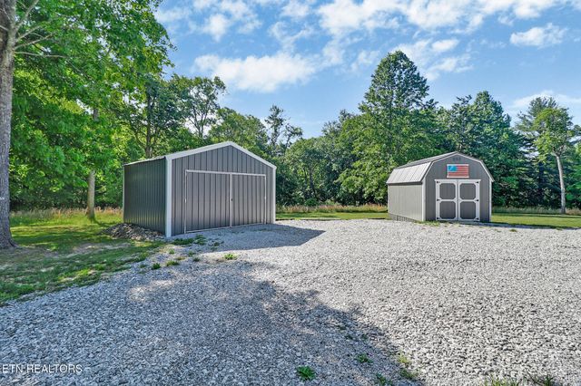 293 Christian Rd, Crossville, TN 38572