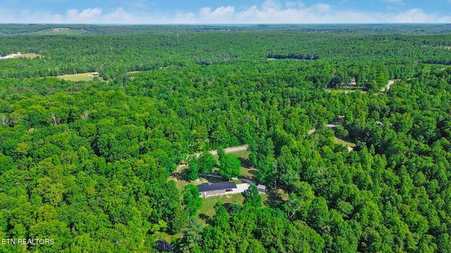 293 Christian Rd, Crossville, TN 38572
