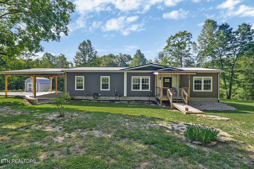 293 Christian Rd, Crossville, TN 38572
