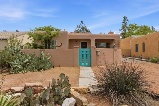 422 Carlisle Boulevard SE, Albuquerque, NM 87106