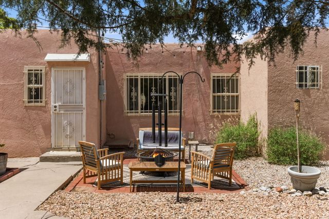 422 Carlisle Boulevard SE, Albuquerque, NM 87106