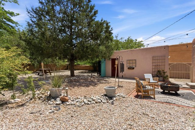 422 Carlisle Boulevard SE, Albuquerque, NM 87106
