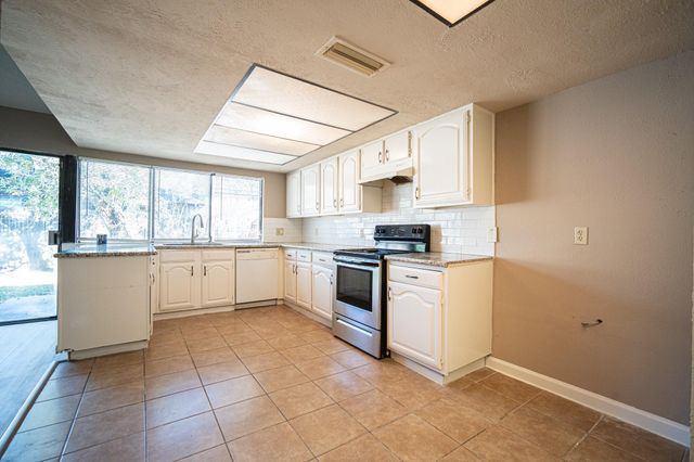 2026 Quail Valley East Drive, Missouri City, TX 77459