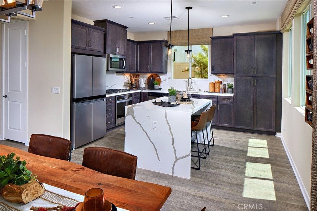 Image 6 of property listing at 30963 Campania Road, Highland, CA 92346