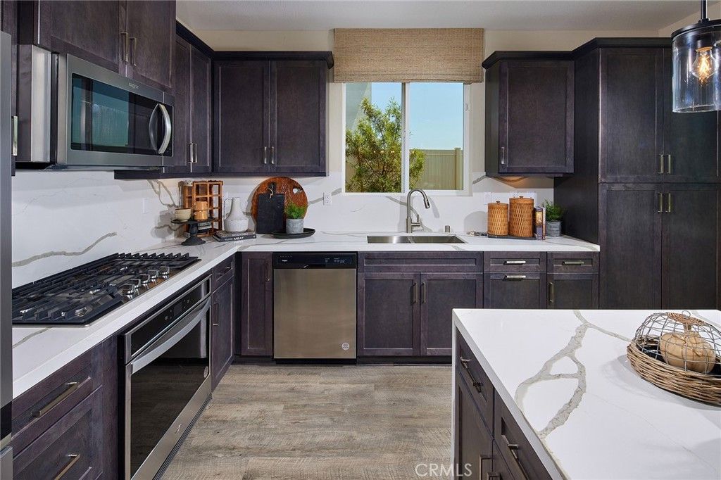 Image 7 of property listing at 30963 Campania Road, Highland, CA 92346