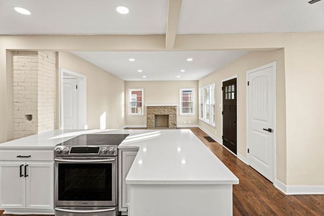 1638 N Hood St, Wichita, KS 67203