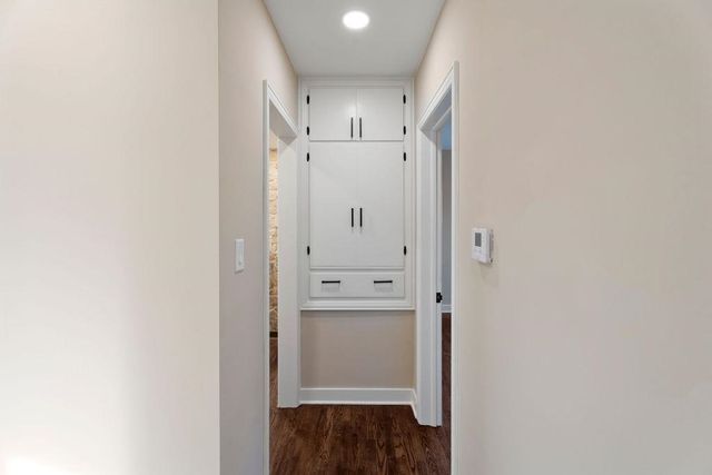 1638 N Hood St, Wichita, KS 67203